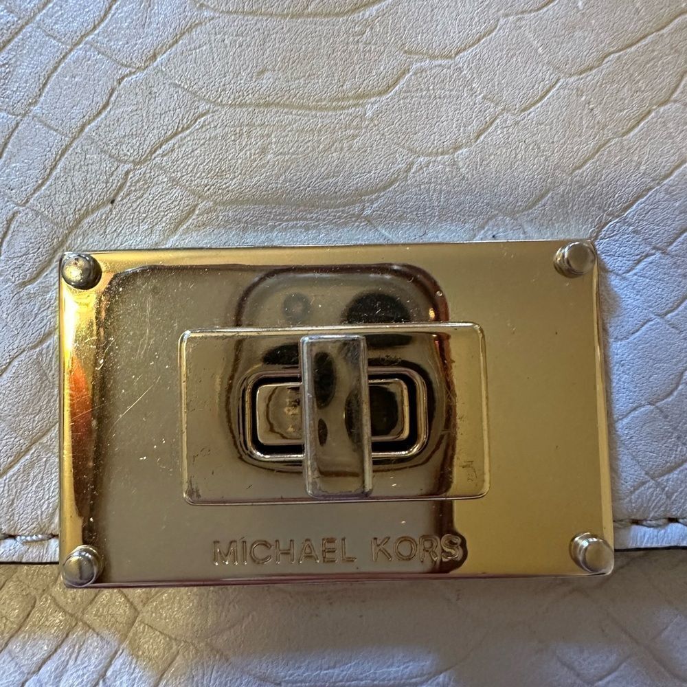 Michael Kors Cream Envelope Bag - Picture 5 of 10